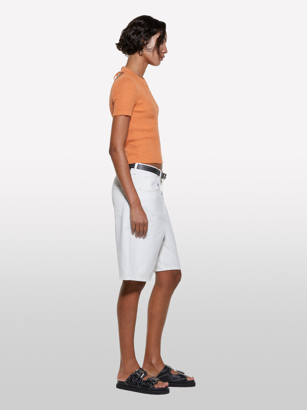 Camisola alaranjada com abertura atrás - ucb_image_F