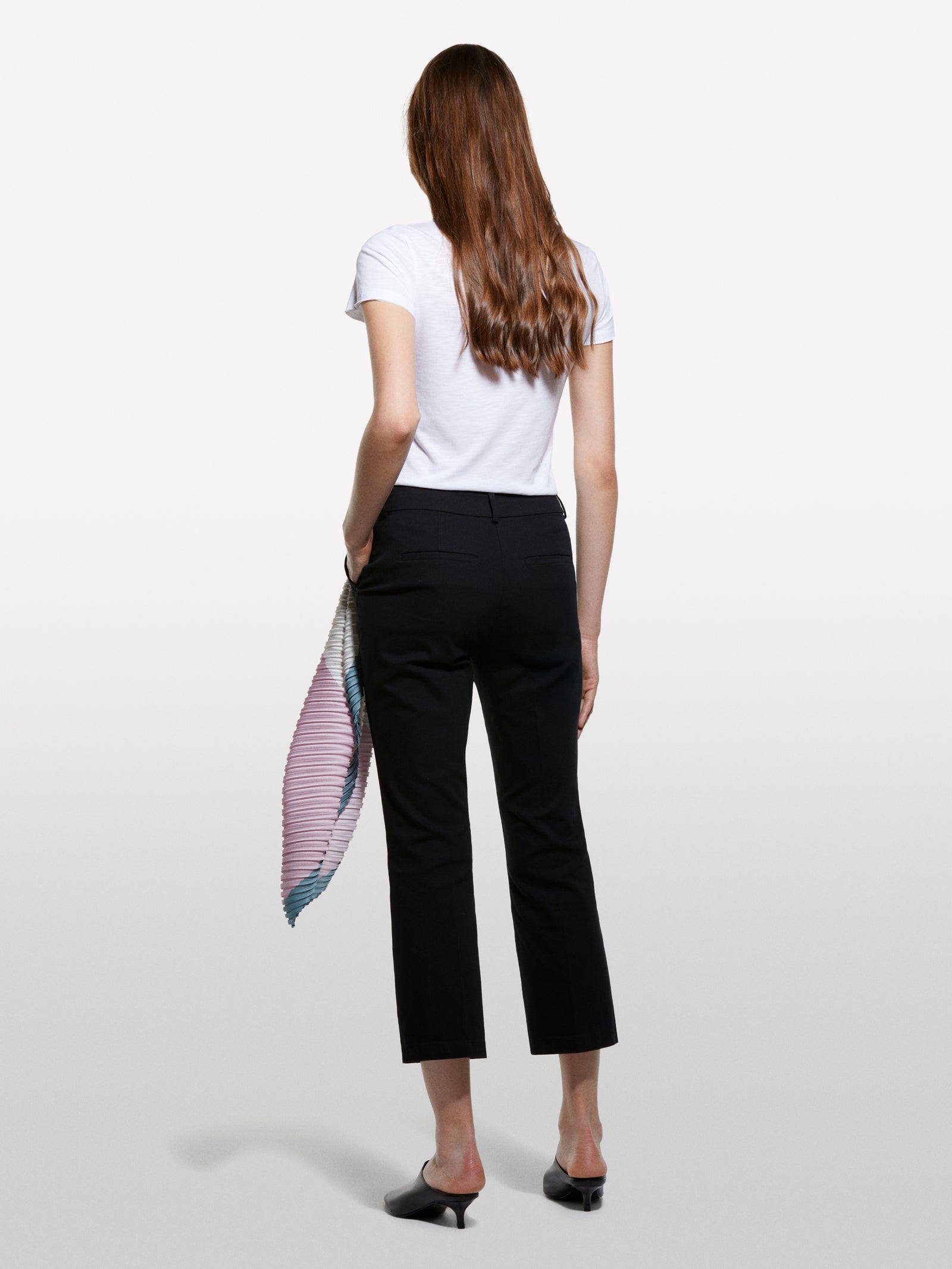 Calças flare fit pretas - ucb_image_B