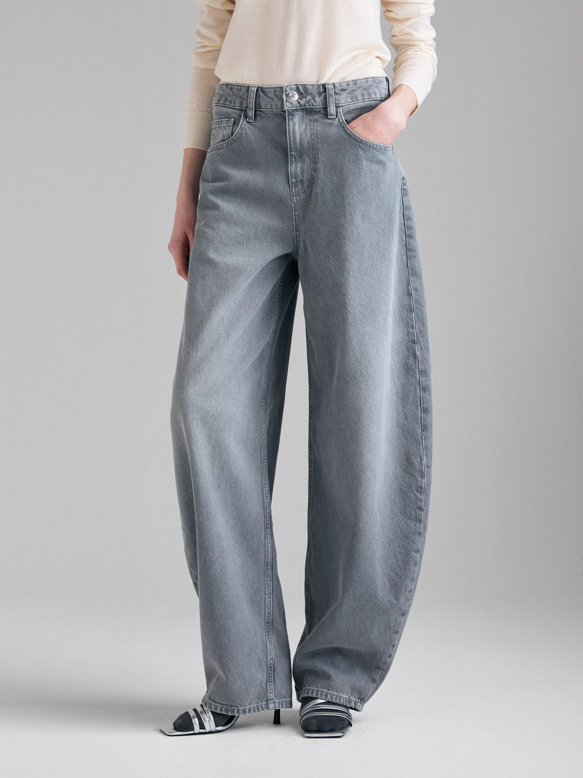 Jeans barrel fit de cintura subida - ucb_image_FY