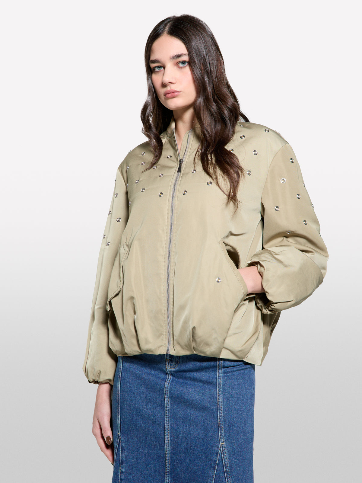 Bomber over fit com tachas - ucb_image_FY