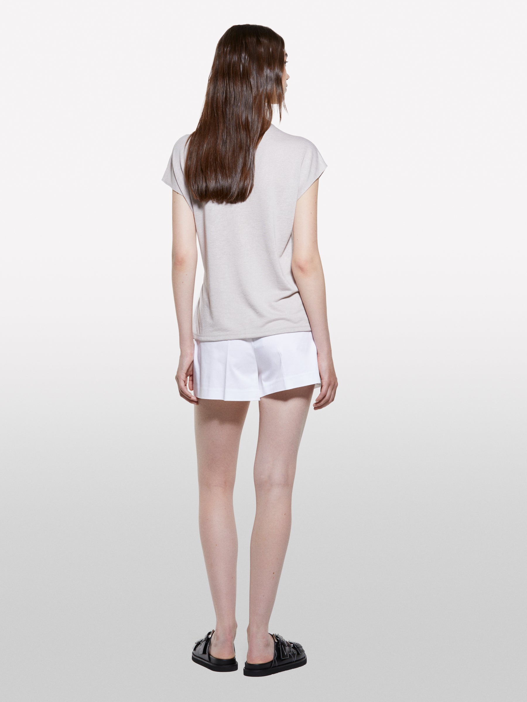 T-shirt cinzenta com atilhos - ucb_image_B