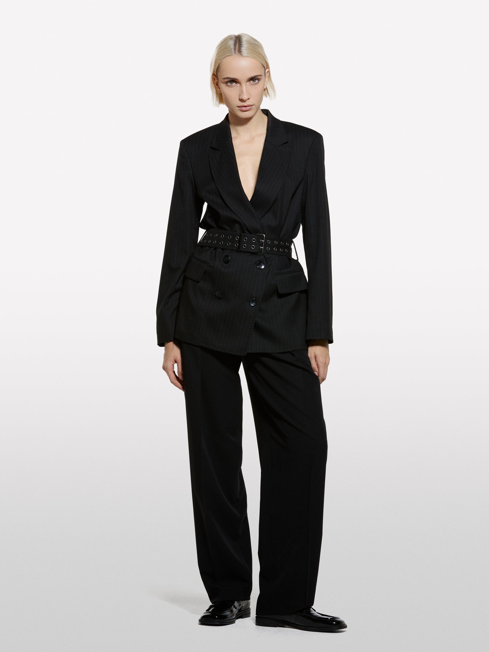 Blazer risca de giz com cinto - ucb_image_F