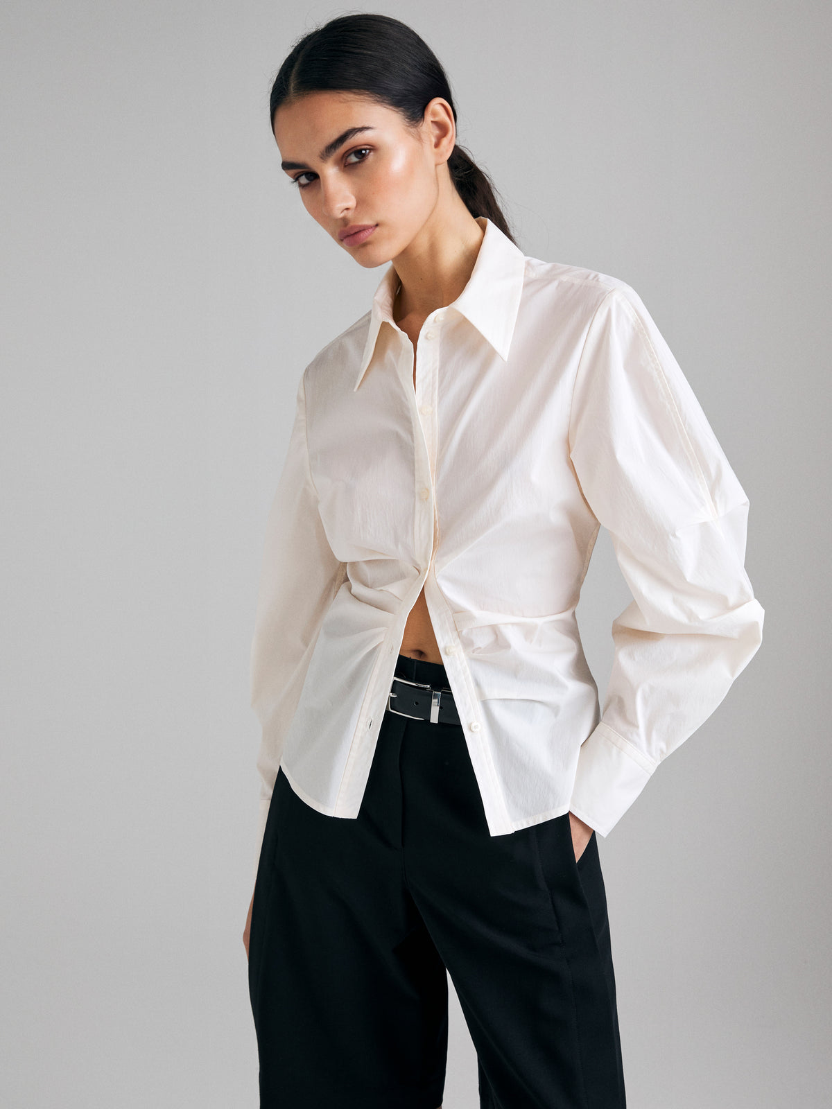 Slim fit shirt with pleats