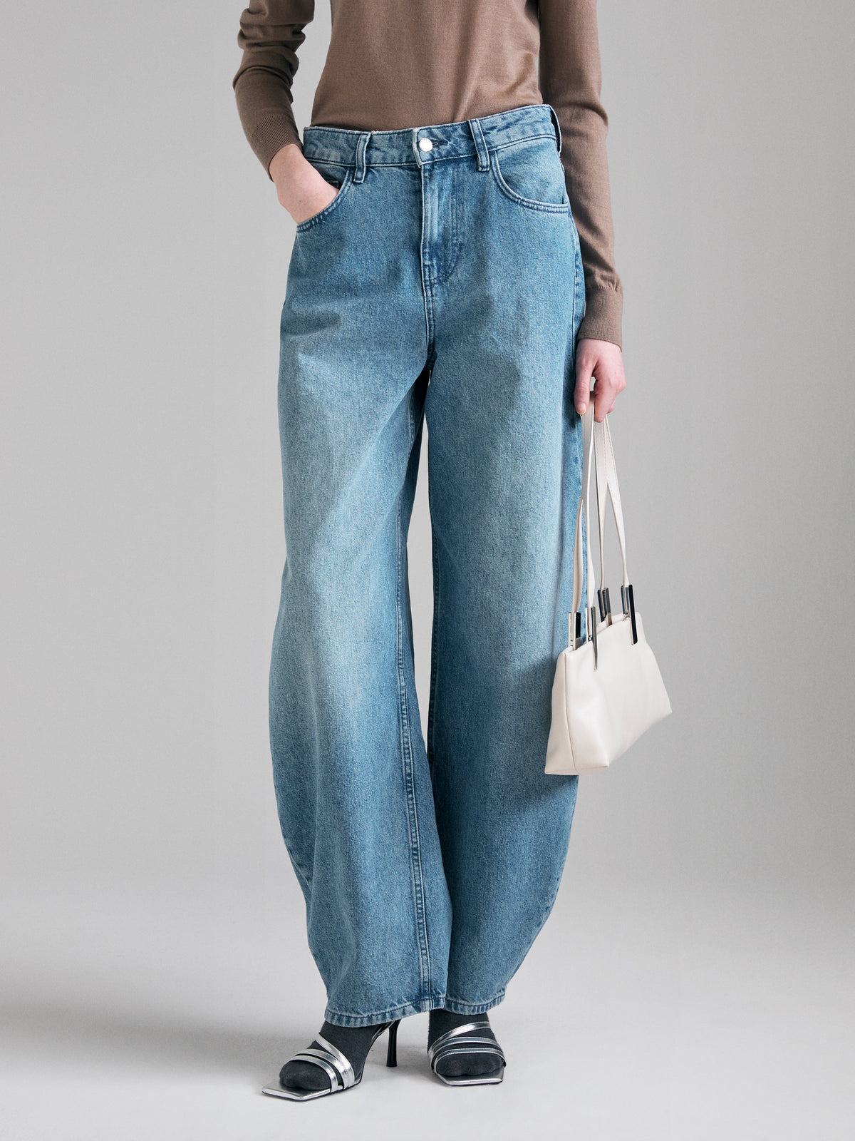 Jeans barrel fit de cintura subida - ucb_image_FY