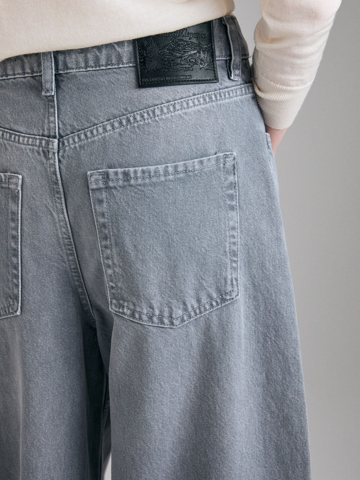 Jeans barrel fit de cintura subida - ucb_image_FY