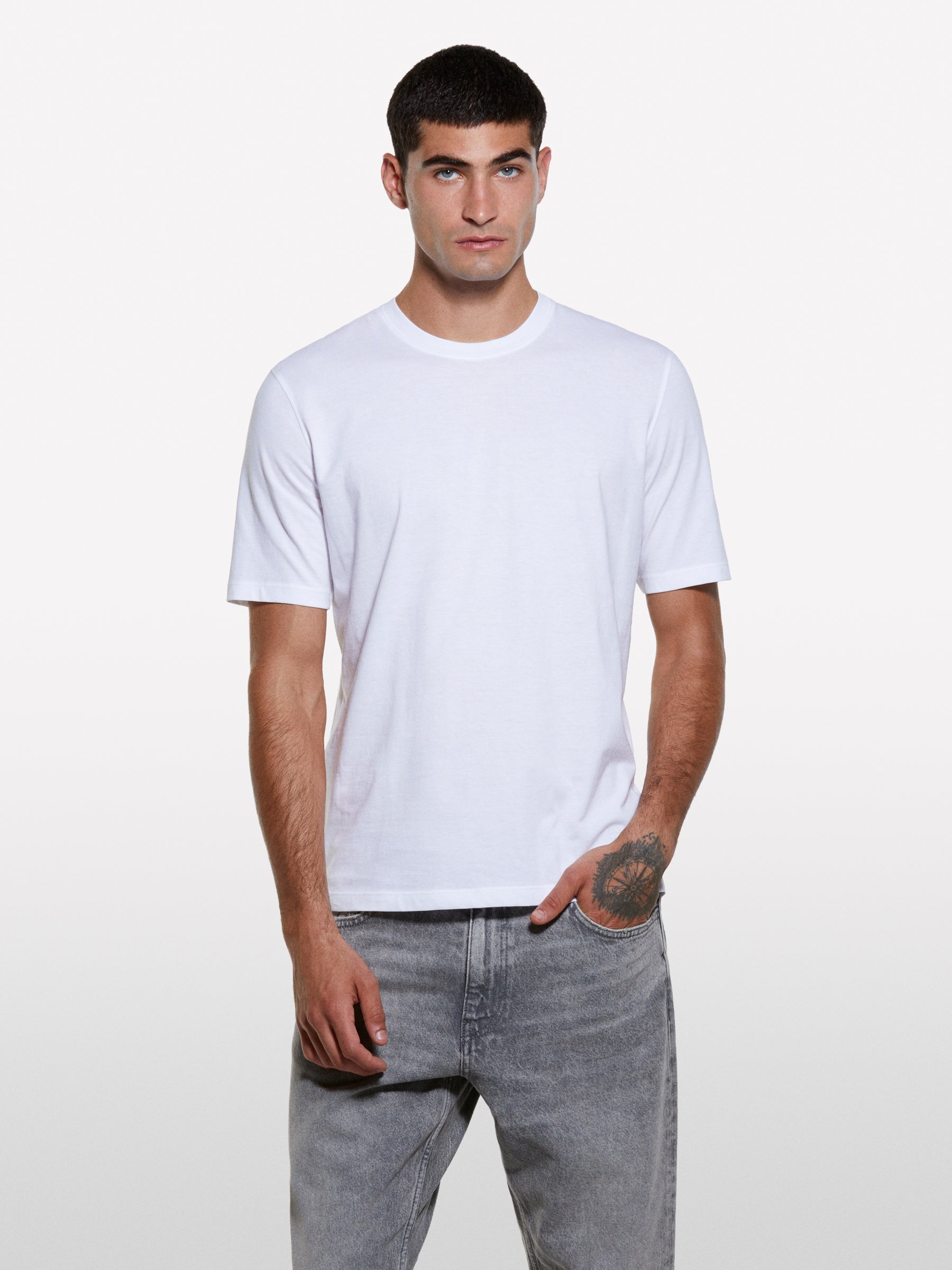 T-shirt de manga curta regular fit branca - ucb_image_FY