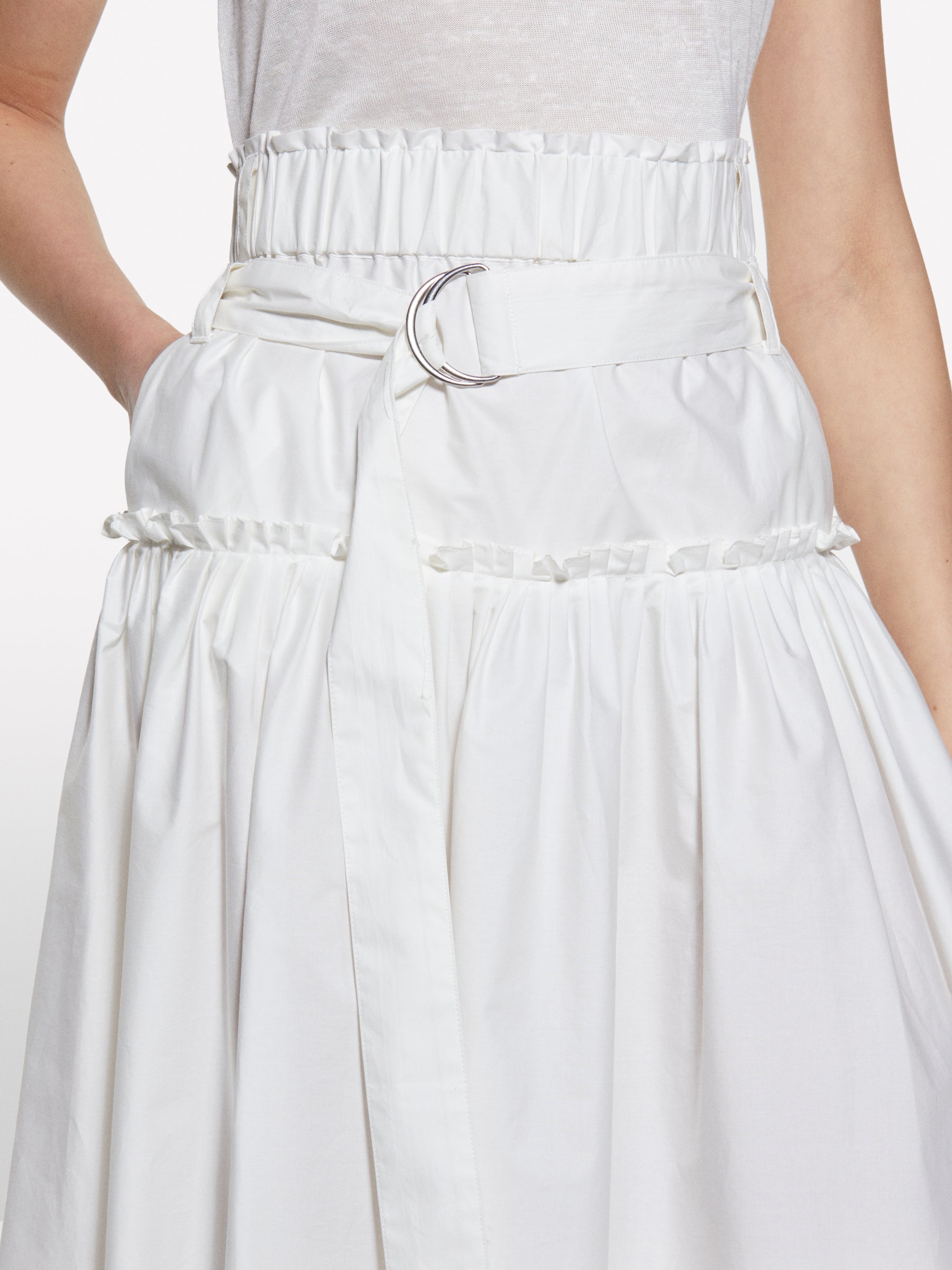 Saia evasé branca com cinto - ucb_image_FY