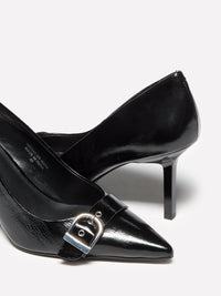 Sapatos décolleté em pele brilhante com tira - ucb_image_DS1