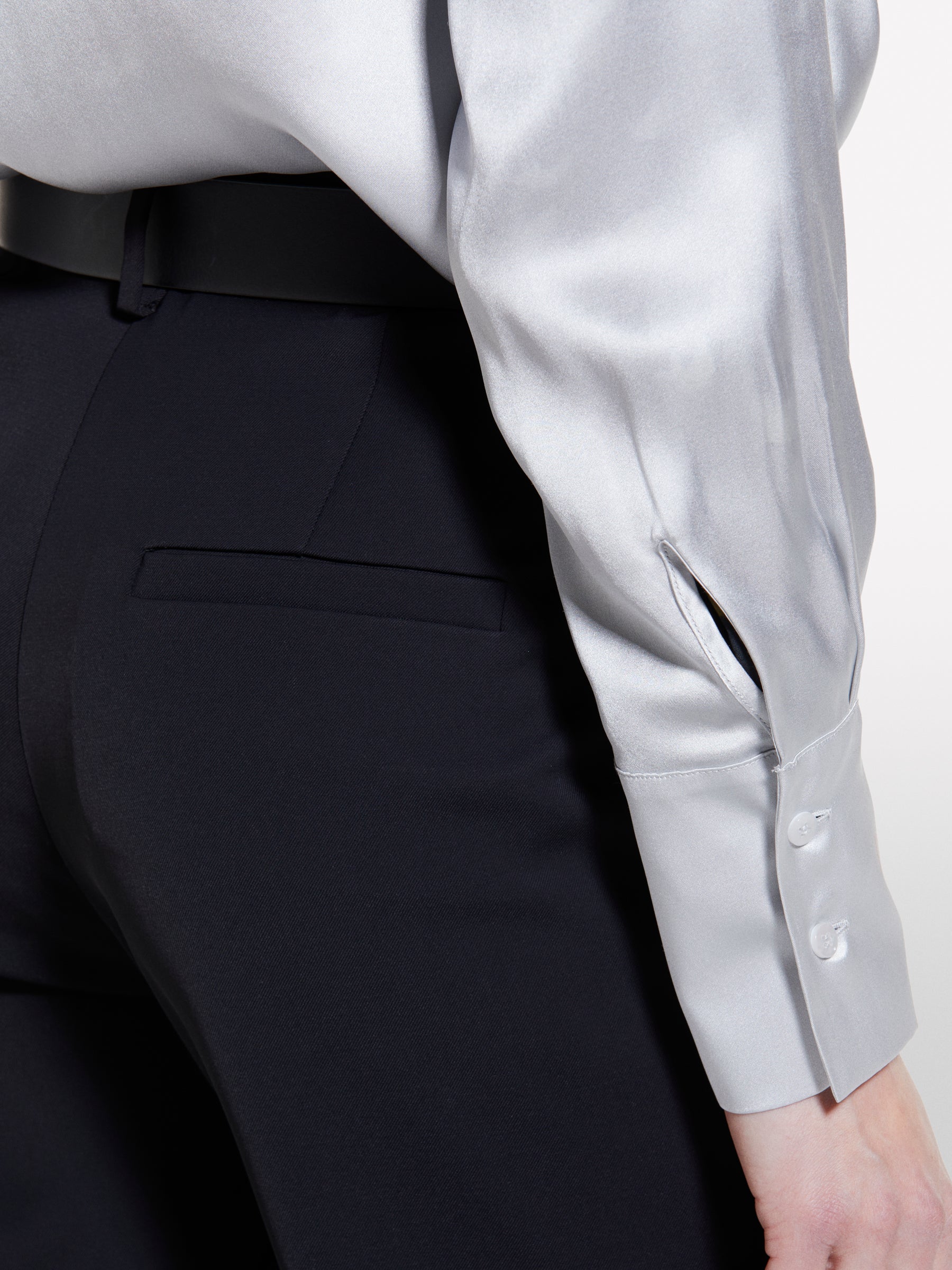 Calças pretas com cetim - ucb_image_FY