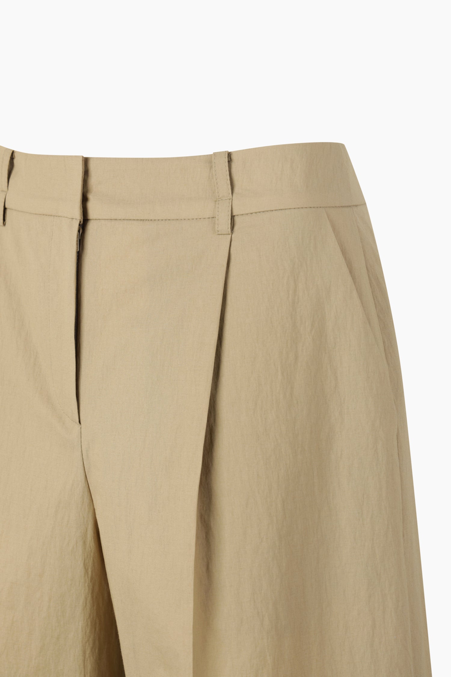Bermudas com pinças - ucb_image_DS1