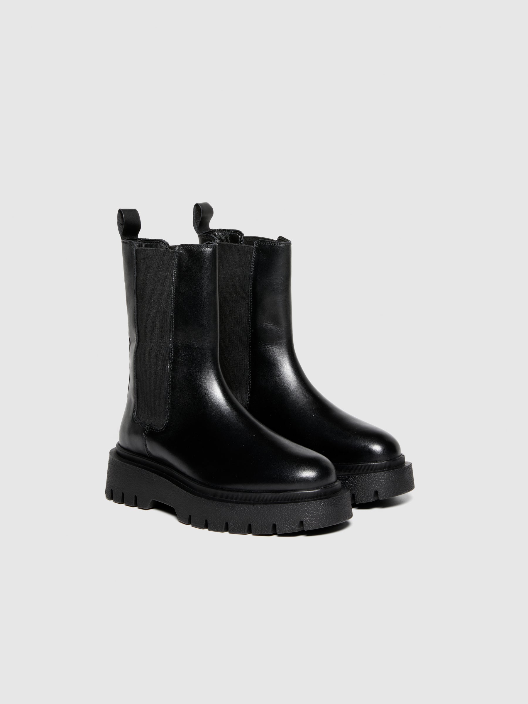 Botins chelsea - ucb_image_FS