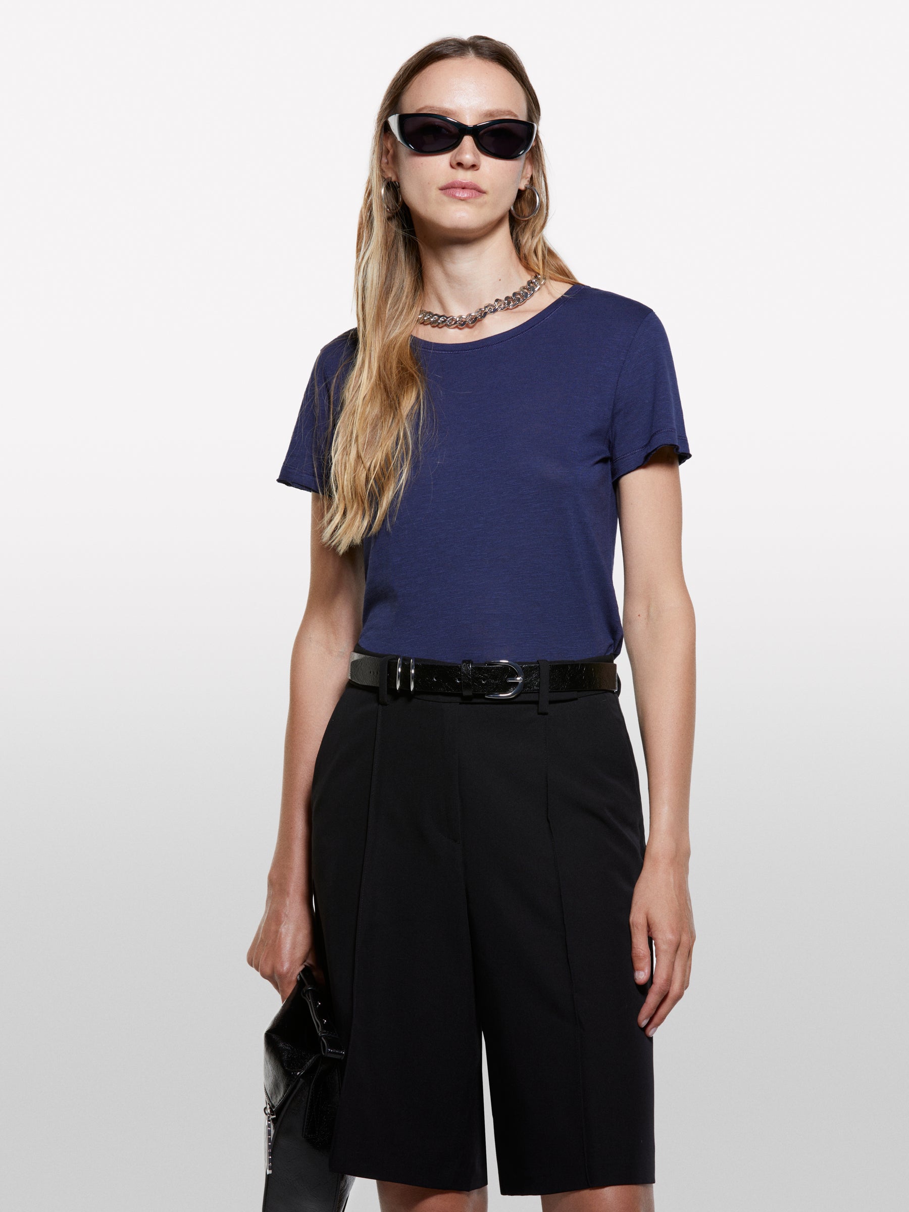T-shirt de gola redonda azul-marinho - ucb_image_FY