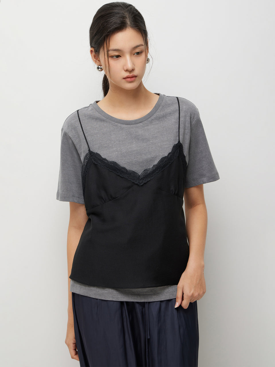 T-shirt com top em contraste - ucb_image_FY