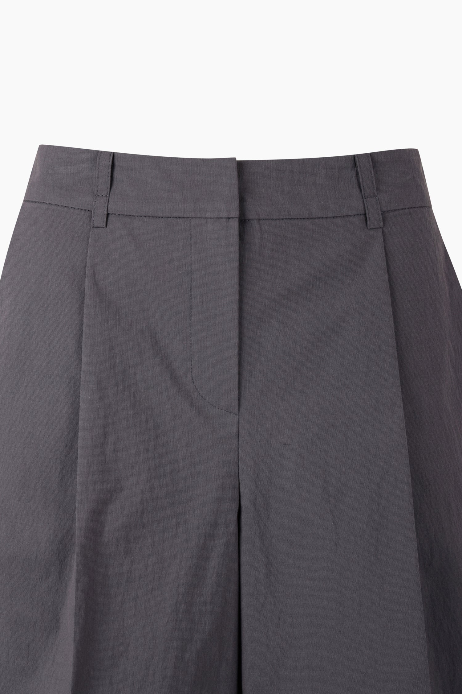 Bermudas com pinças - ucb_image_BS