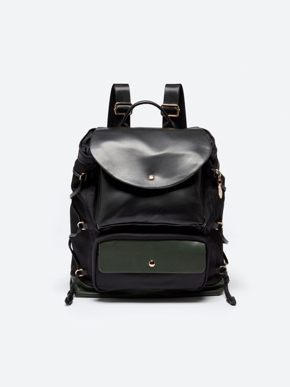 Multi-pocket rucksack