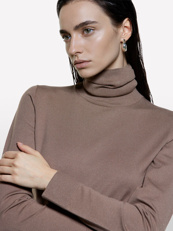 Brown regular fit turtleneck - women's high neck sweaters | Sisley