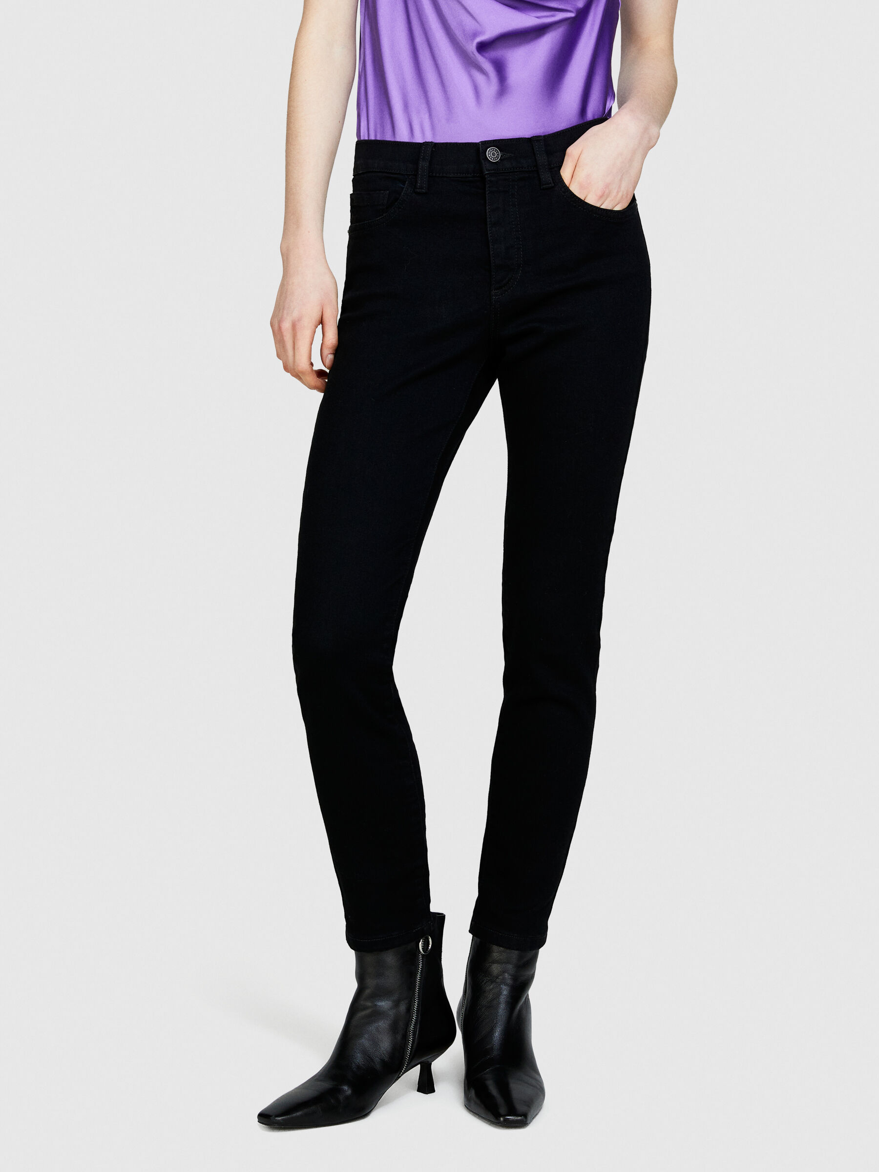 44 2025 skinny jeans