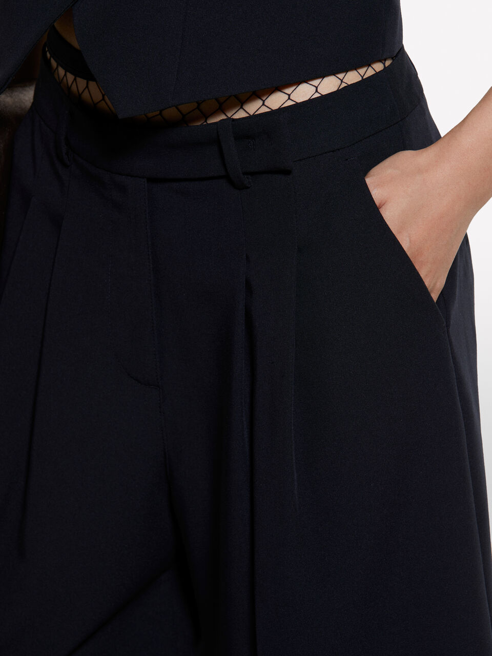 BERMUDA Women image number null