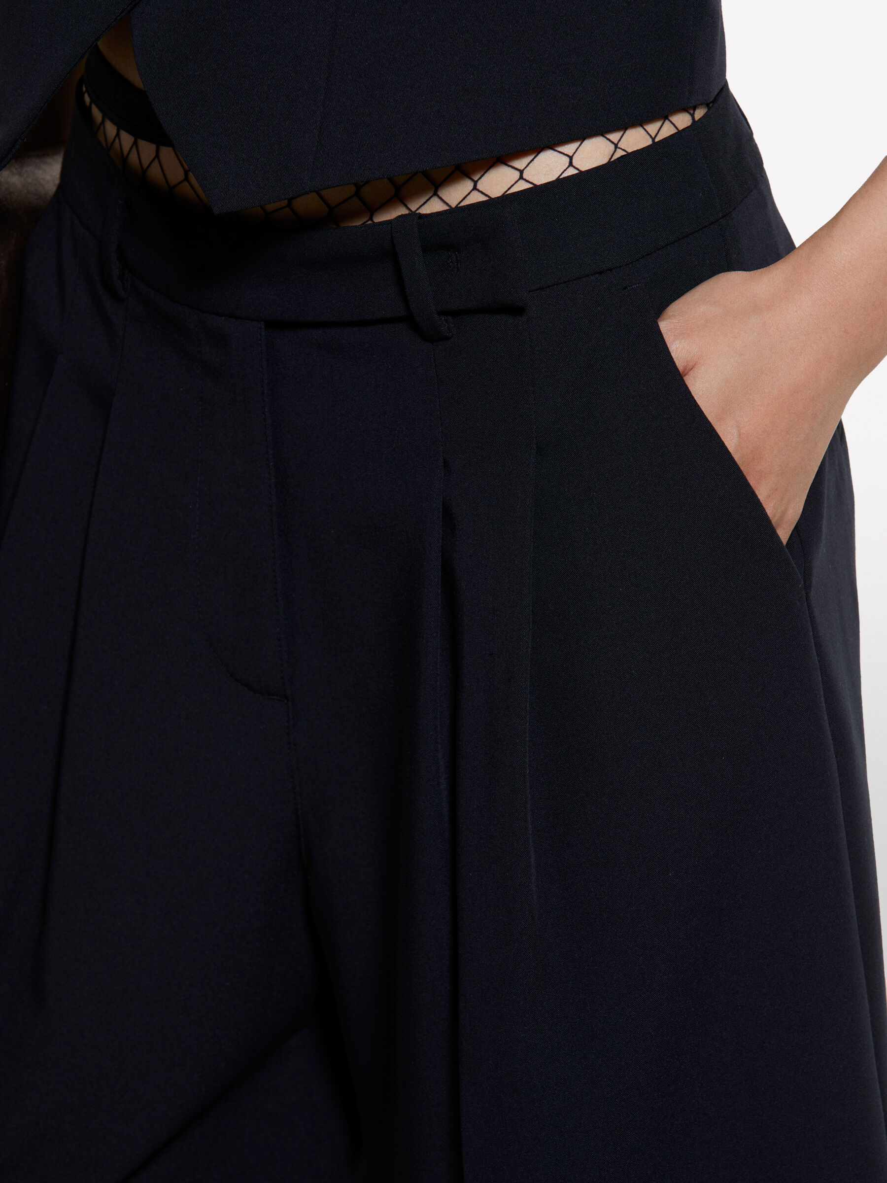 BERMUDA Women image number null