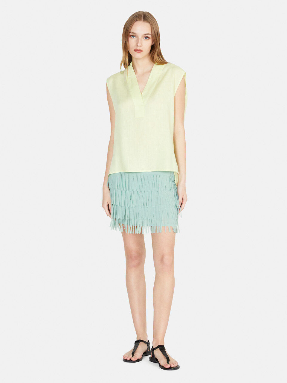 Mini skirt with fringes