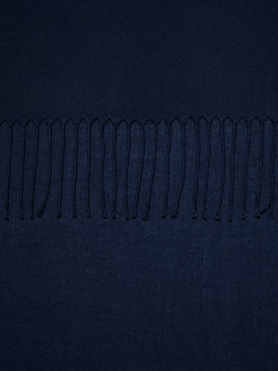 SCARF Men image number null