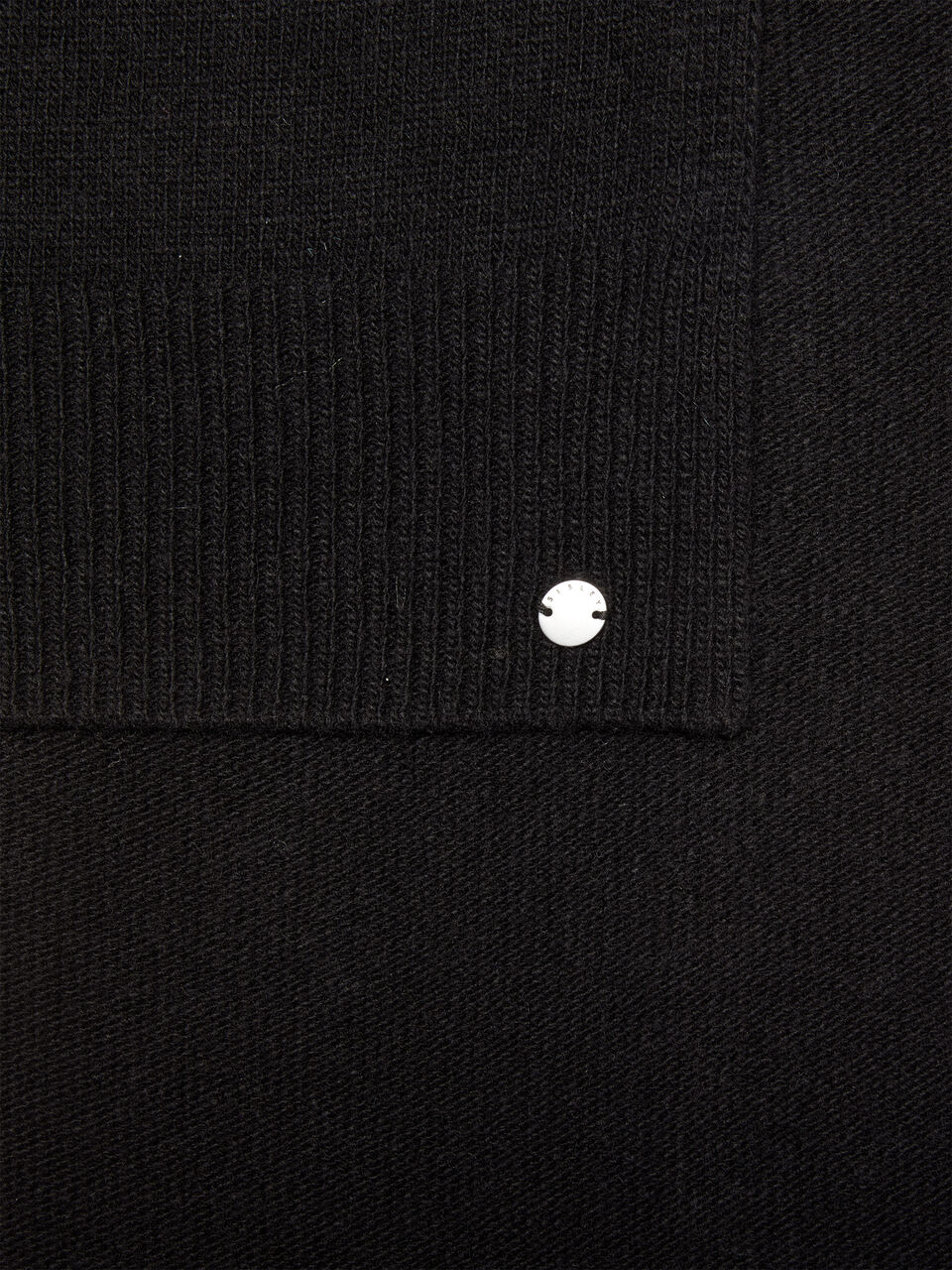 SCARF Men image number null