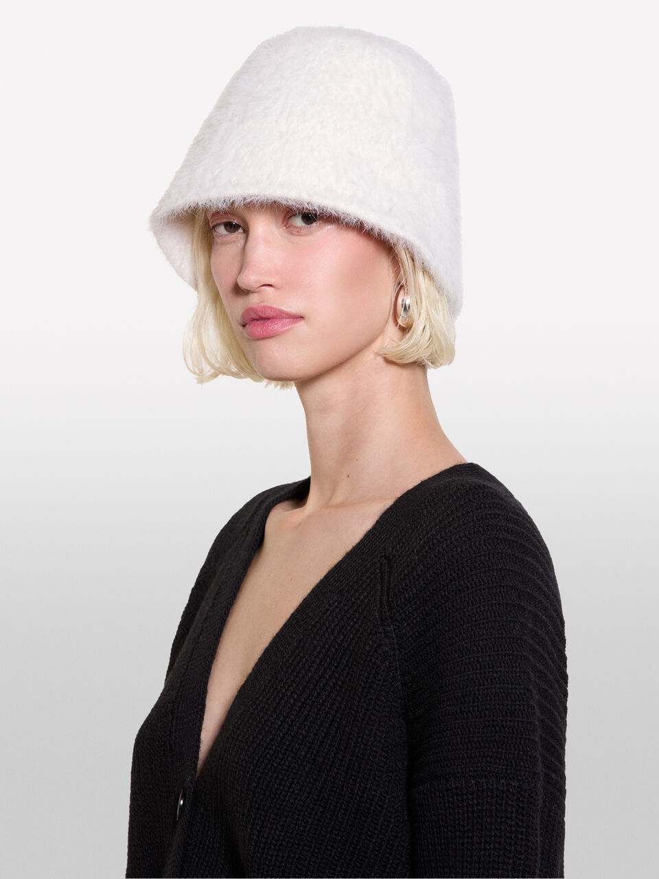 HAT Women image number null