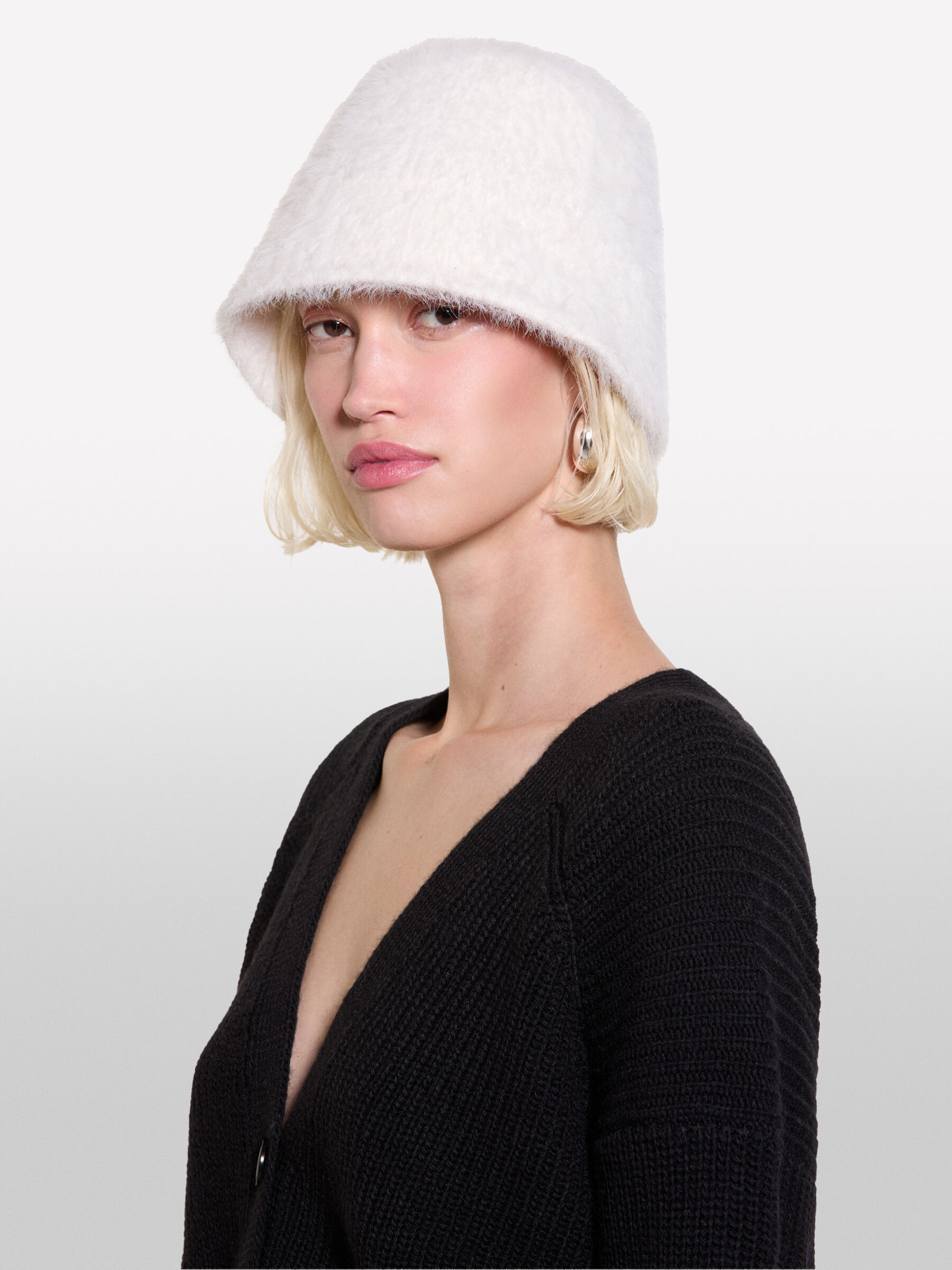 HAT Women image number null