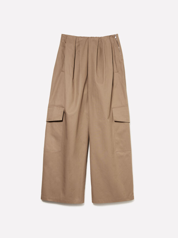 Beige cargo trousers with pleats - women's joggers | Sisley