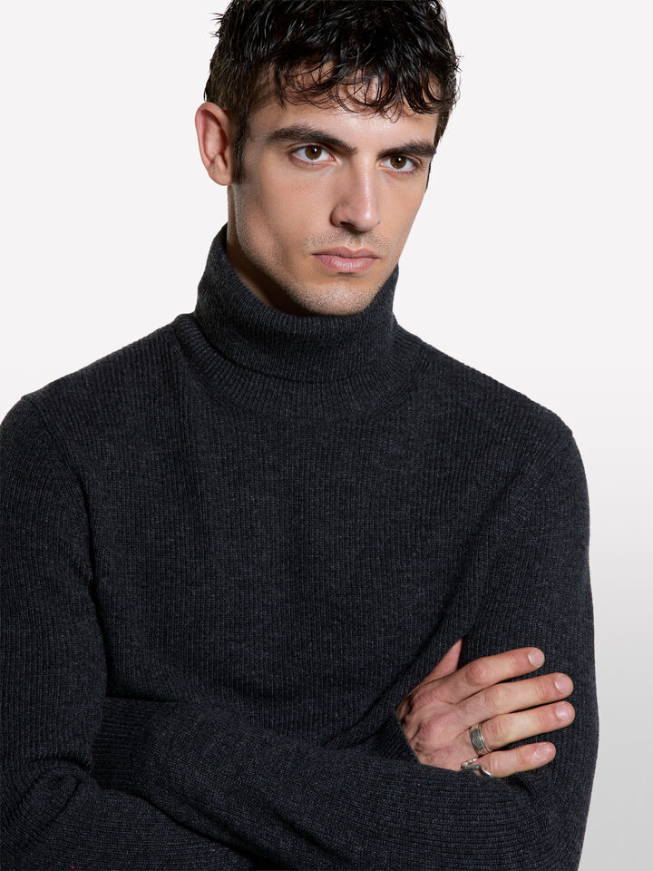 TURTLE NECK SWEATER Men