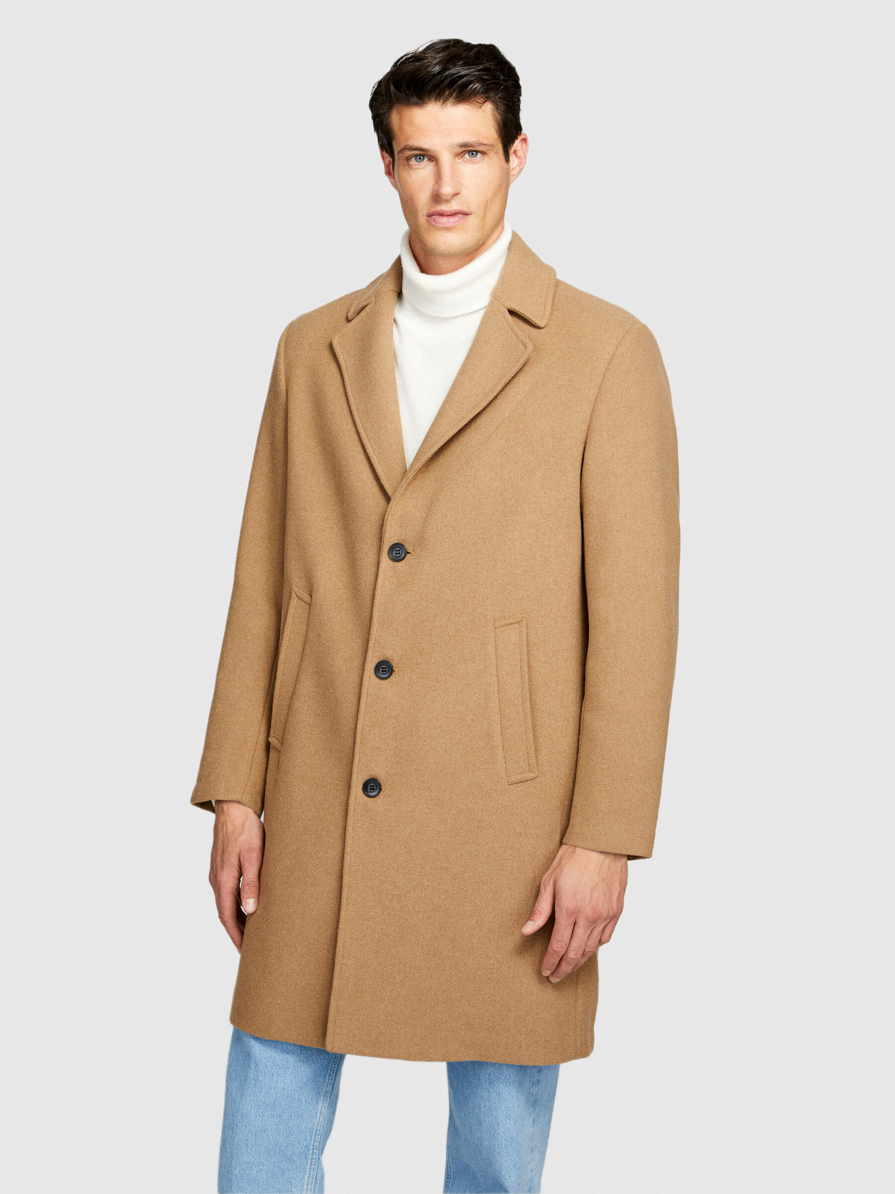 Regular fit coat