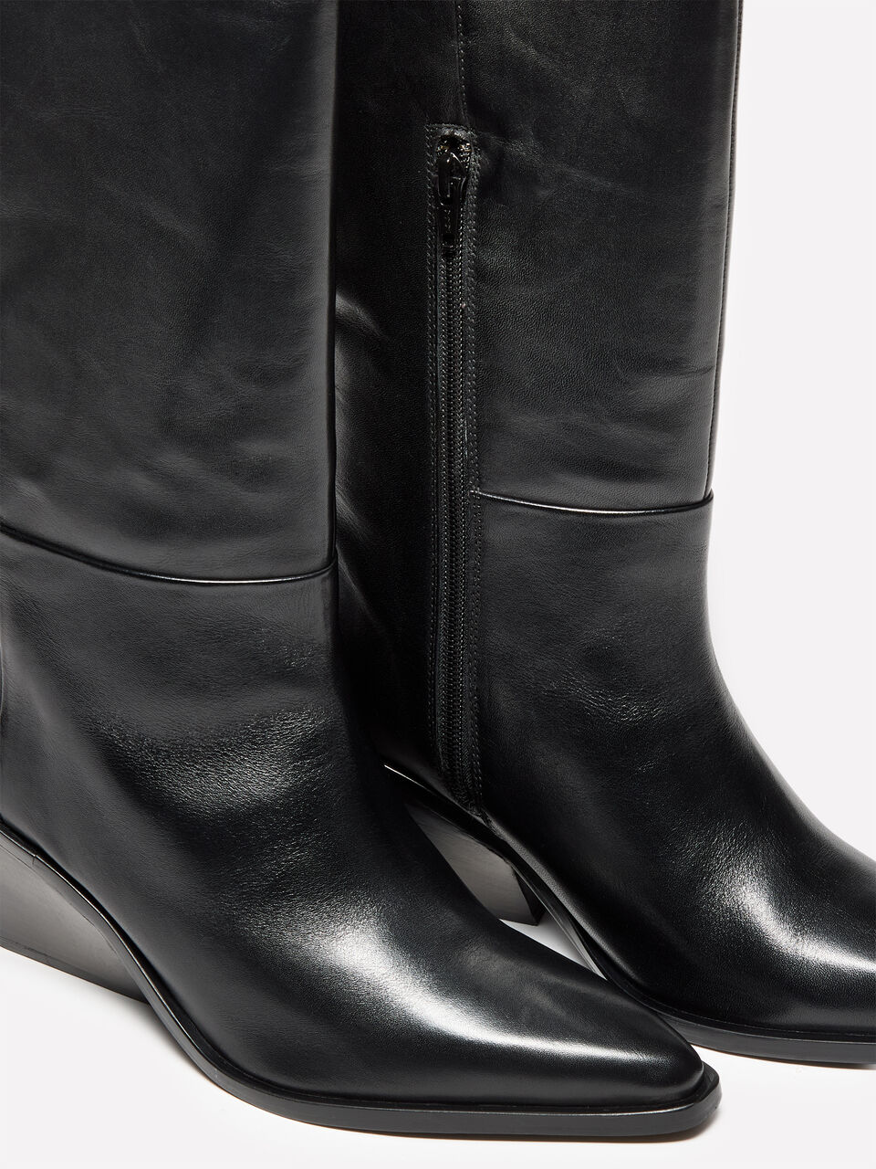 BOOT Women image number null