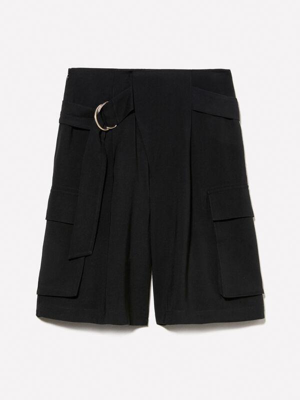 Black bermudas with big pockets - women's shorts | Sisley