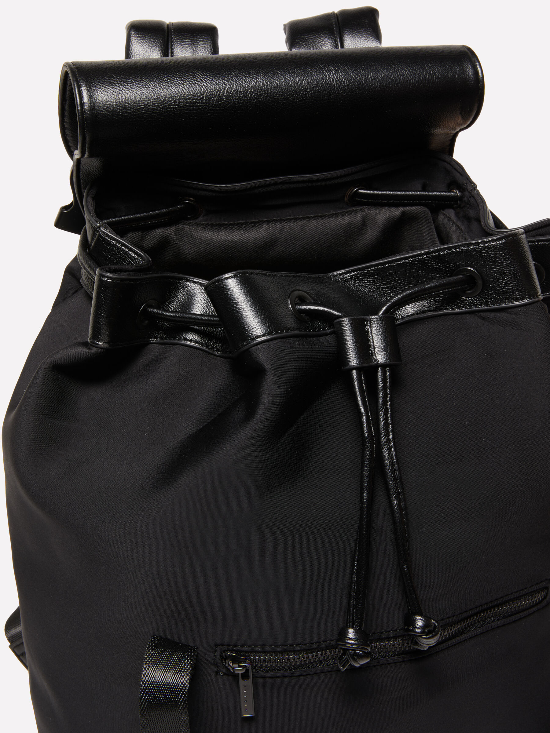 KNAPSACK Men image number null