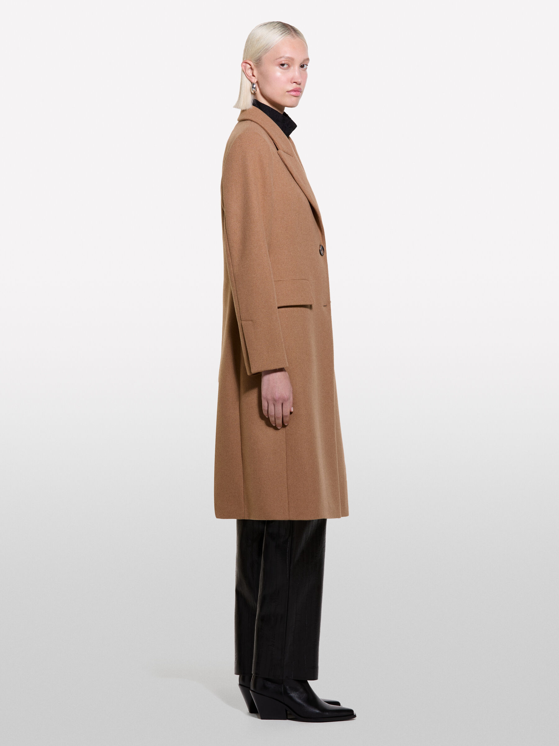 COAT Women image number null