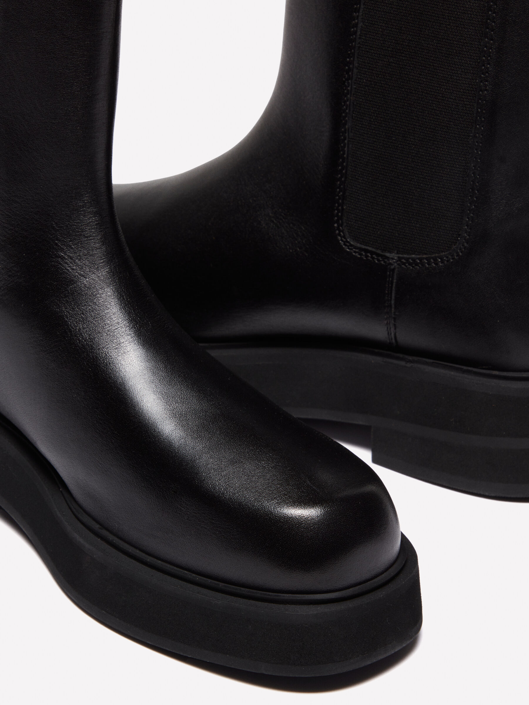 BOOT Women image number null