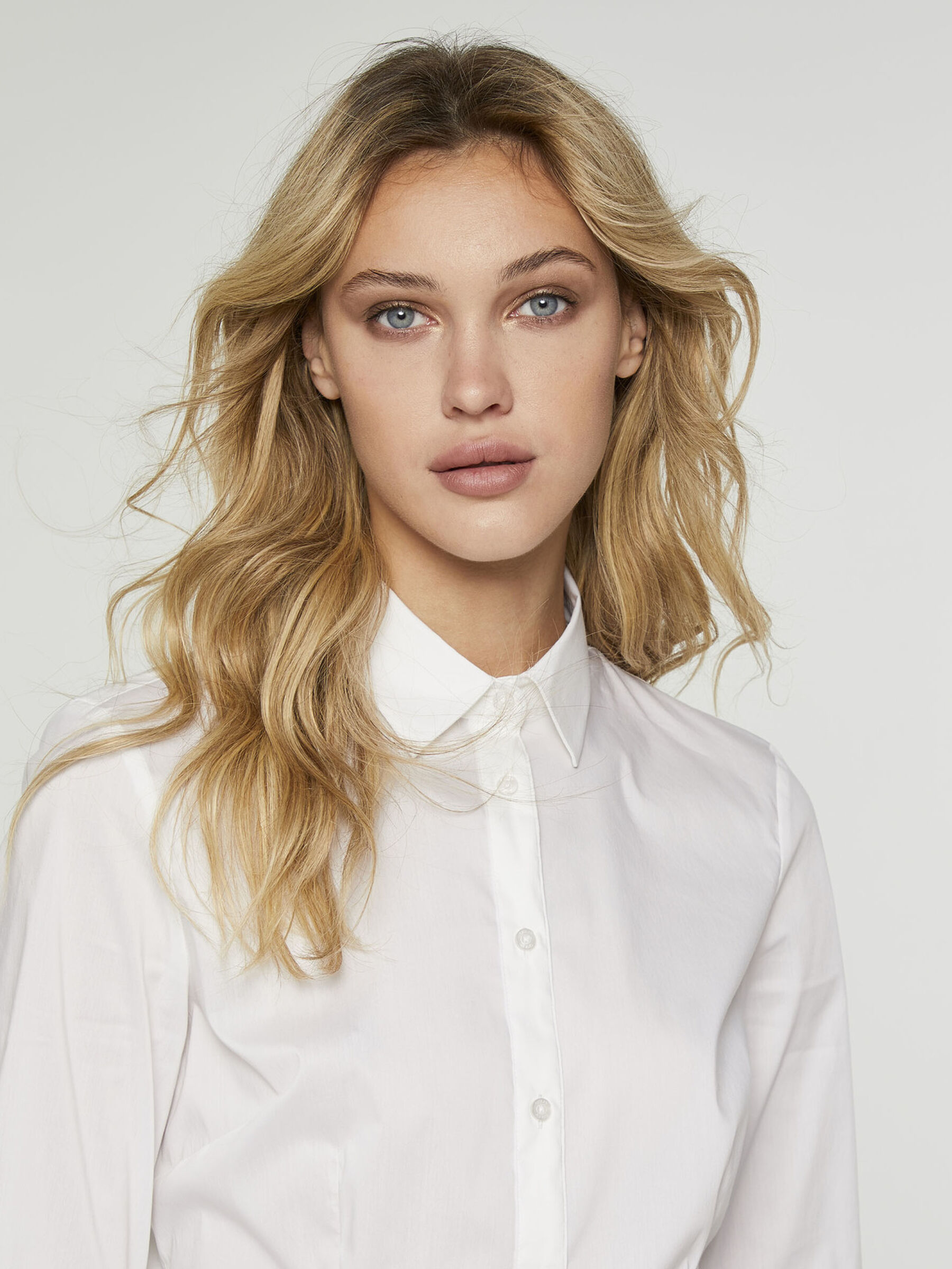 Slim fit shirt Women image number null