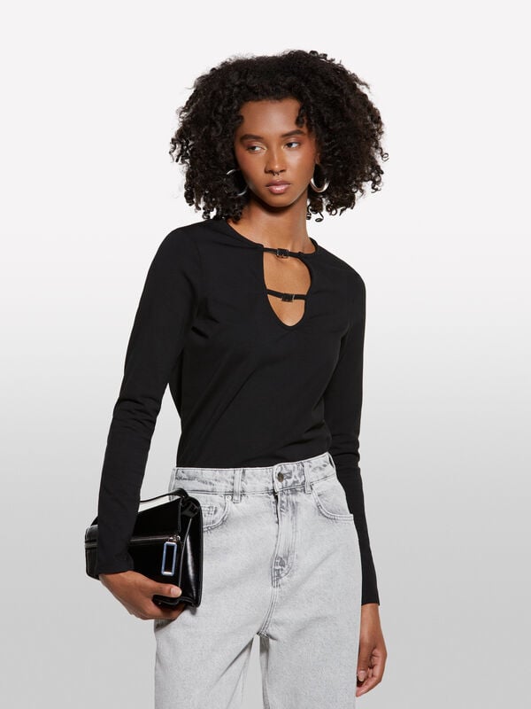 Black t-shirt with cut-out Black t-shirt with cut-out - women's long sleeve t-shirts | Sisley