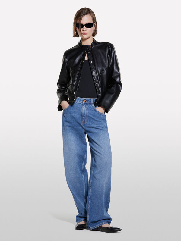 Black slim fit t-shirt Black slim fit t-shirt - women's long sleeve t-shirts | Sisley