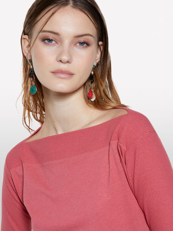 Blush t-shirt with boat neck - women's long sleeve t-shirts | Sisley