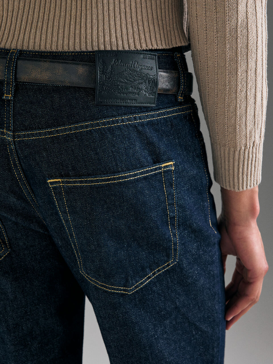 TROUSERS Men image number null