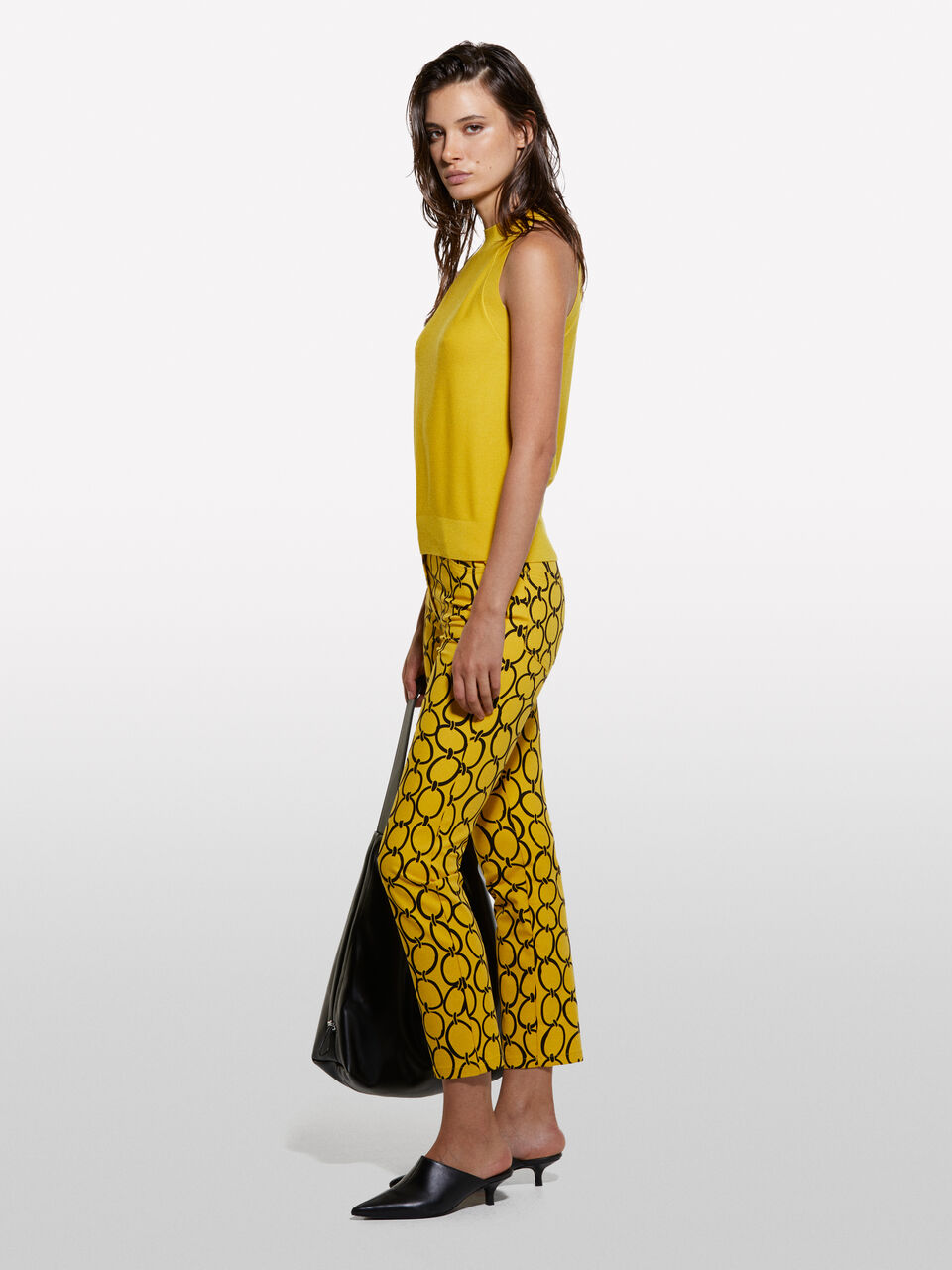 TOP Women image number null