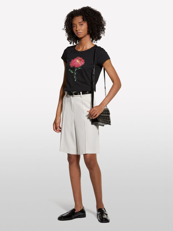 Black t-shirt with flower print Black t-shirt with flower print - women's short sleeve t-shirts | Sisley