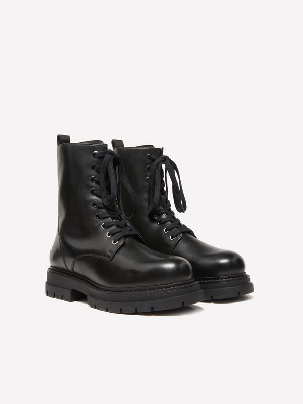 Black 100% leather heavy-duty boots - women's boots and ankle boots | Sisley