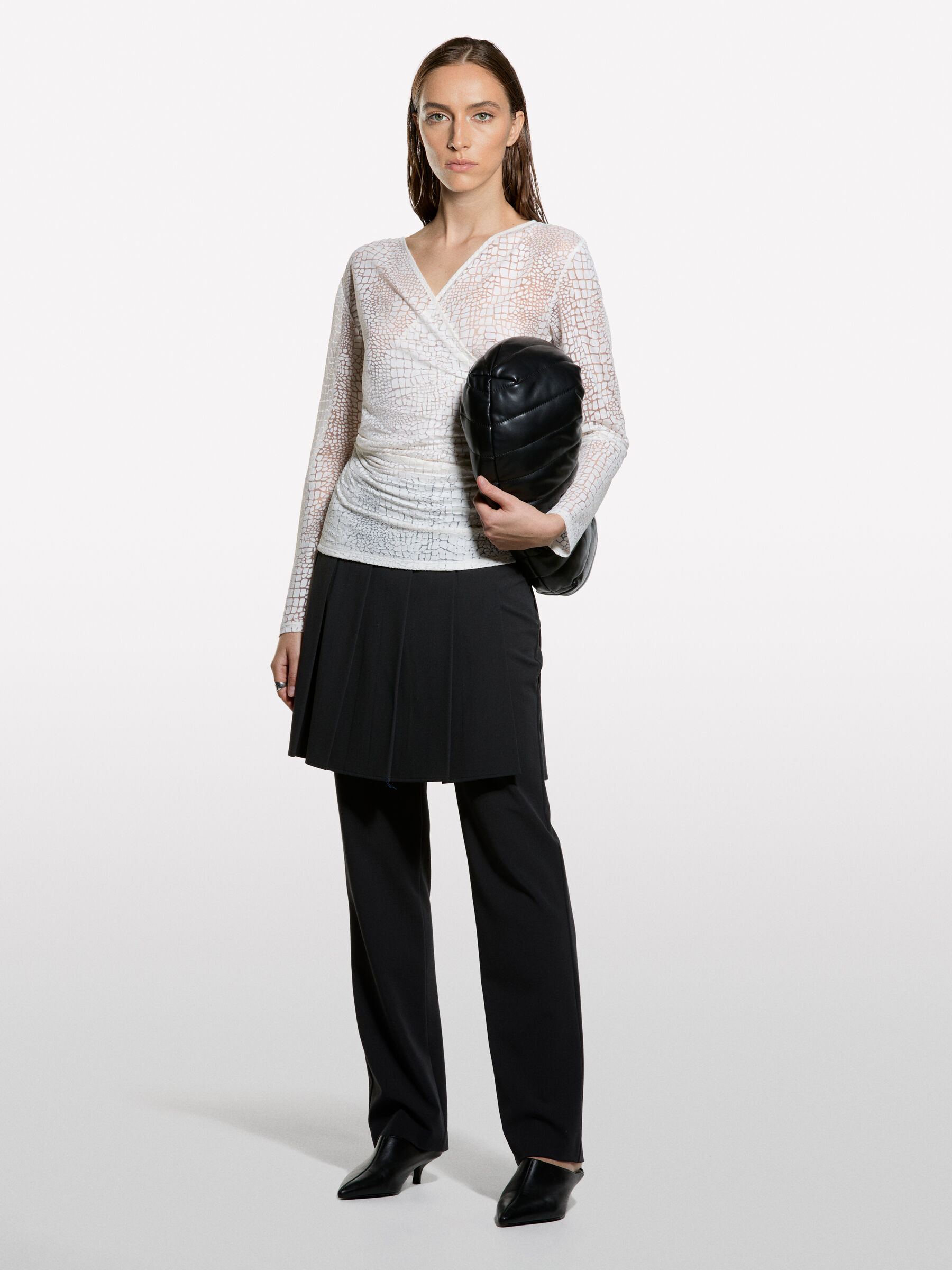 V NECK SWEATER L/S Women image number null