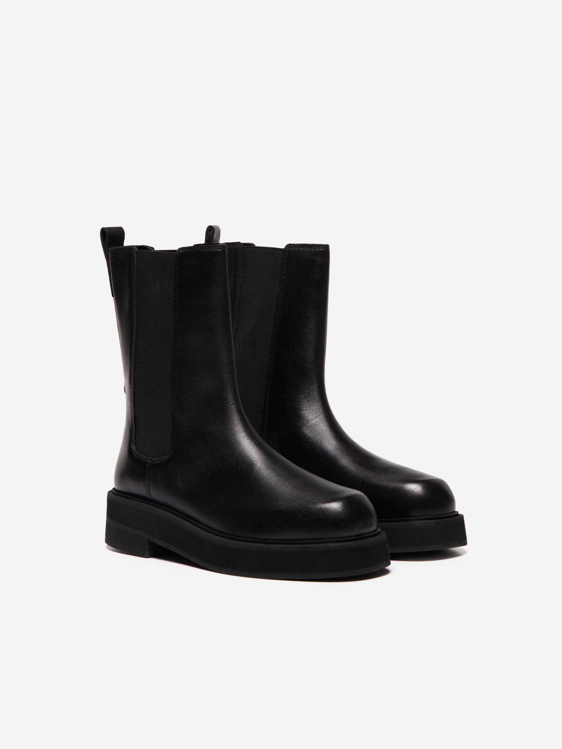 Sisley boots 2025