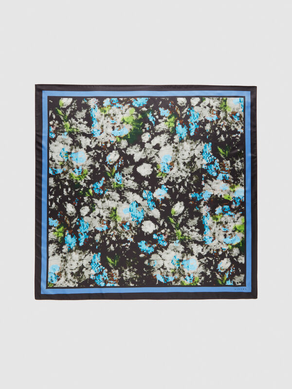 Printed foulard