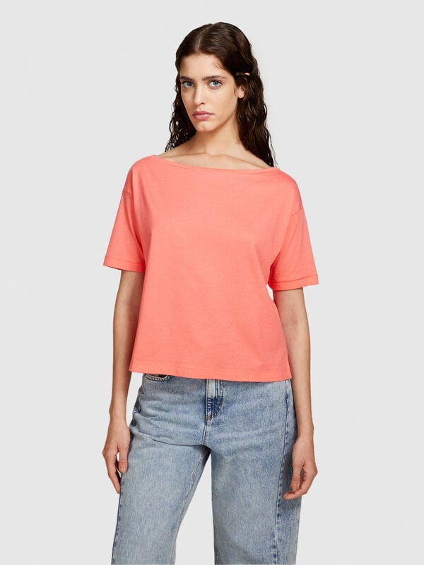 T-shirt with boat neck Women