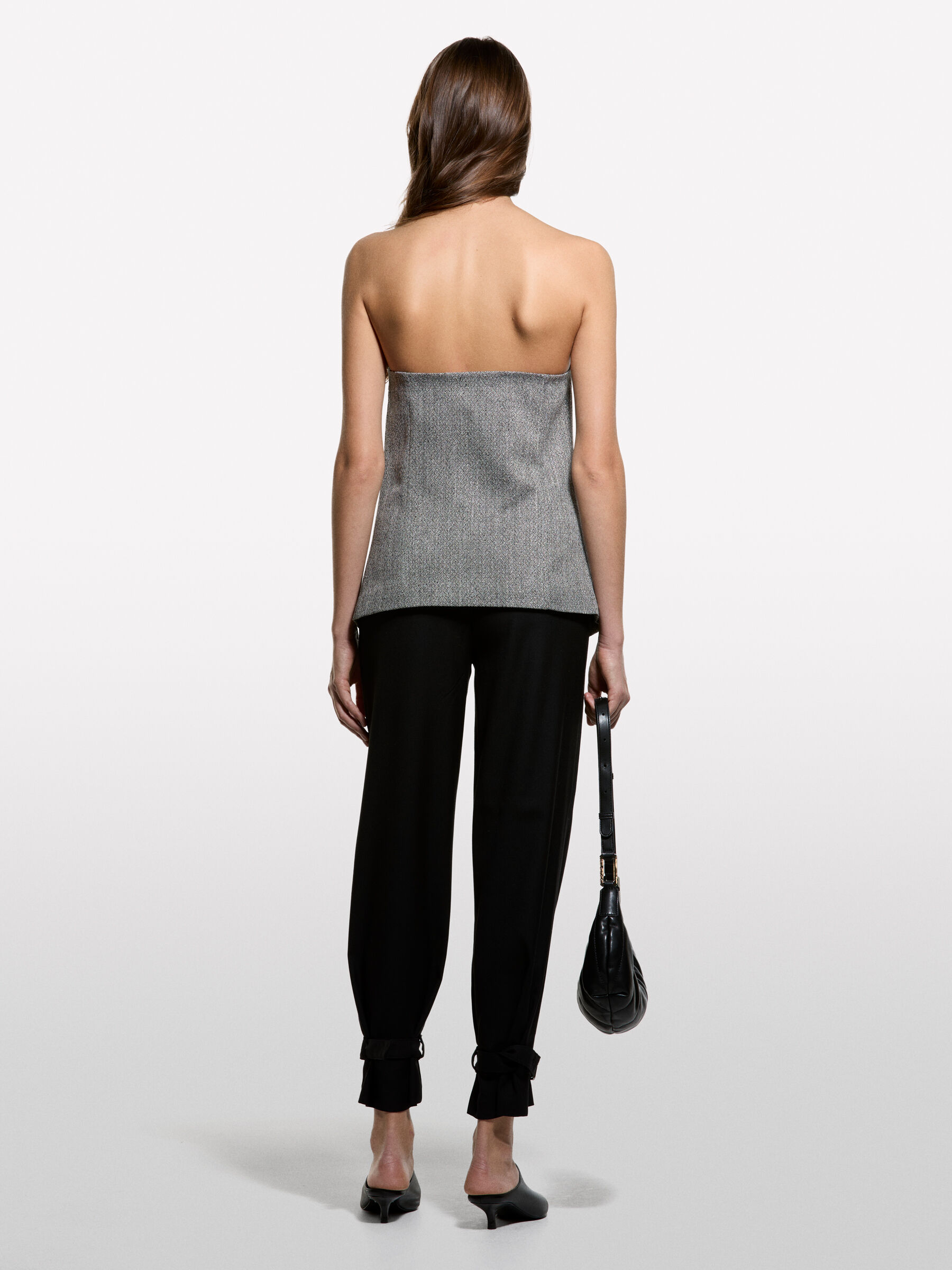 TOP Women image number null