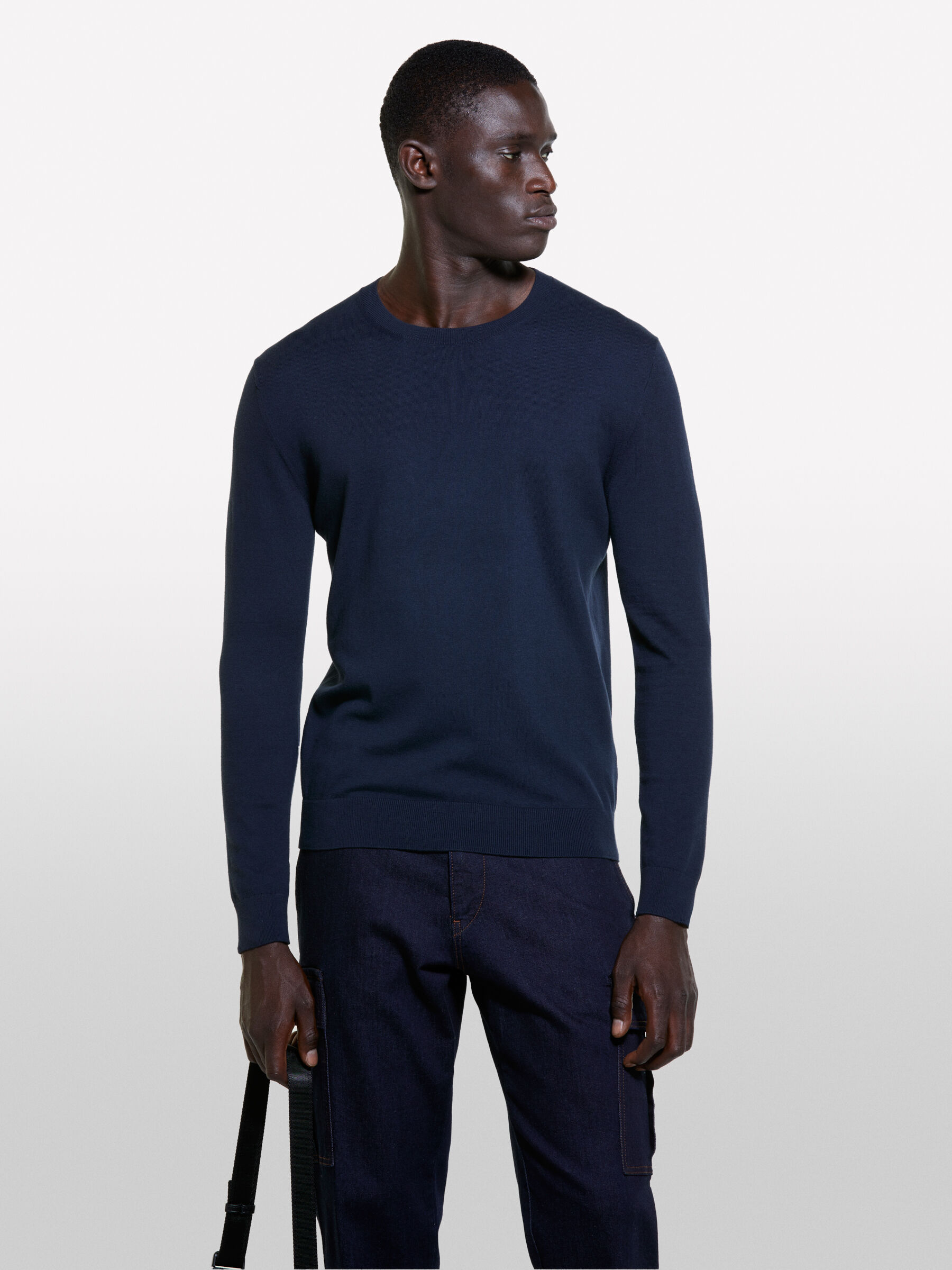 Deep blue sweater shop